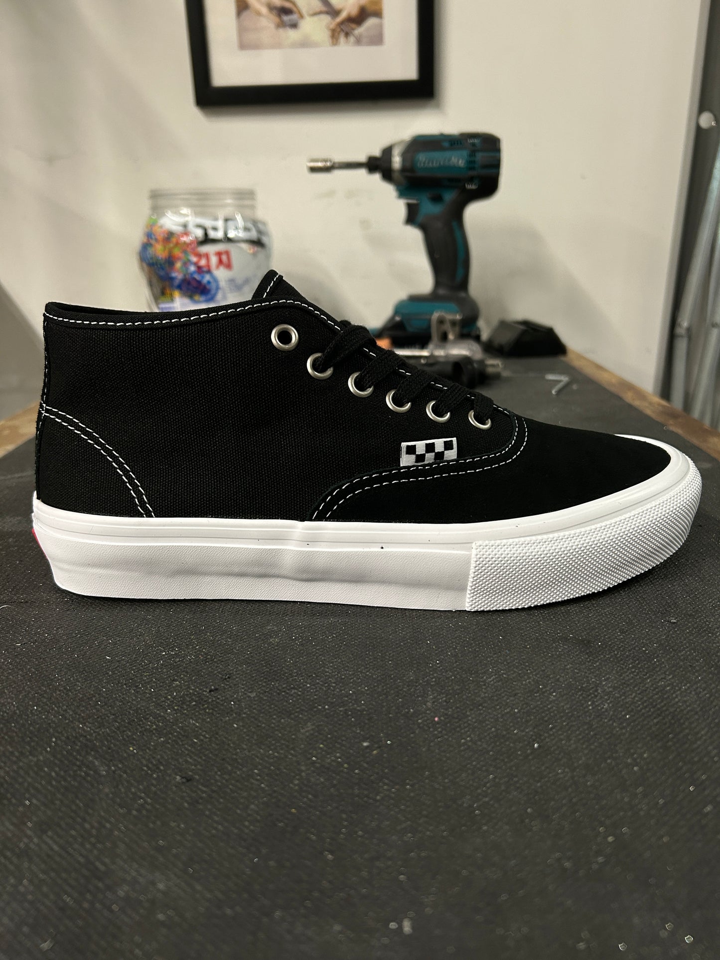 Vans Skate Authentic Mid: Black White