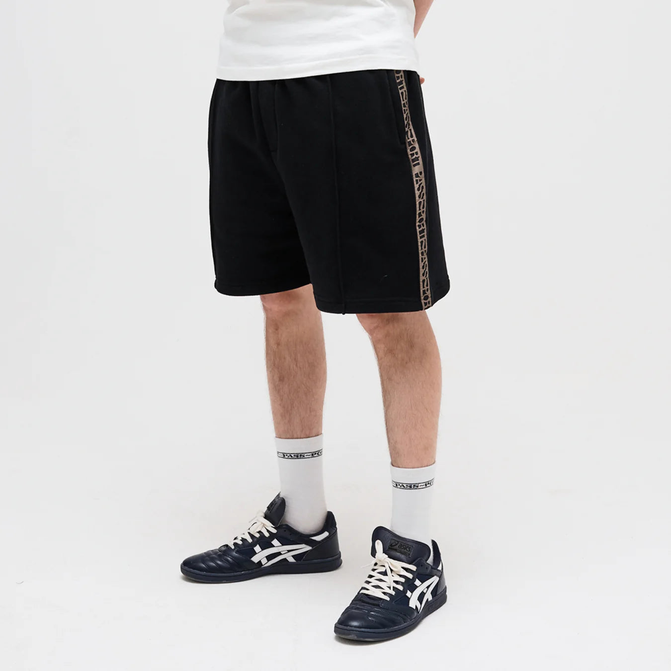 Pass-Port Rough Neg Organic Fleece Short Black