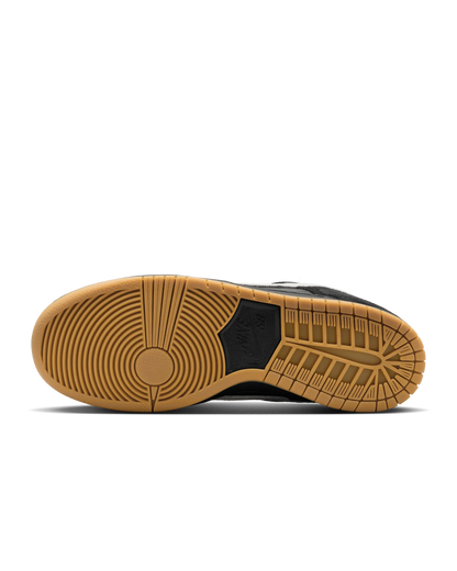Nike SB Dunk Low Pro: Black/Gum